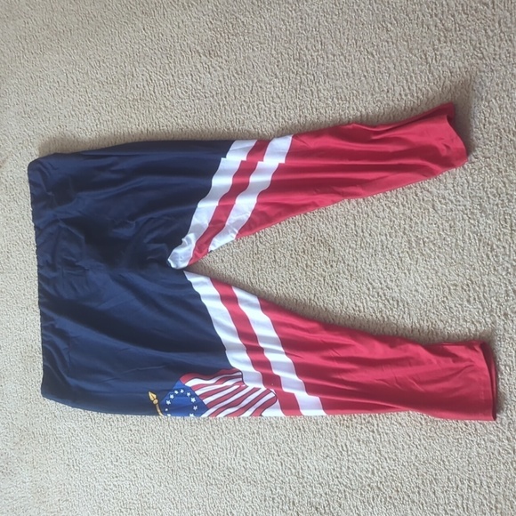 Walt Disney World Vault Collection 50 Patriotic Colonial Mickey Leggings Size 2X - Picture 9 of 9